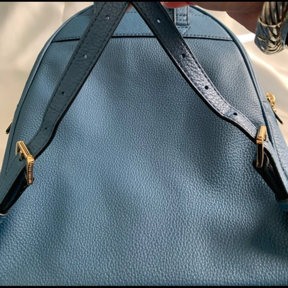 Michael Kors Medium Rhea backpack - Picture 2 of 4